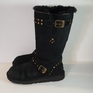 UGGS boots, size 6, very stylish.